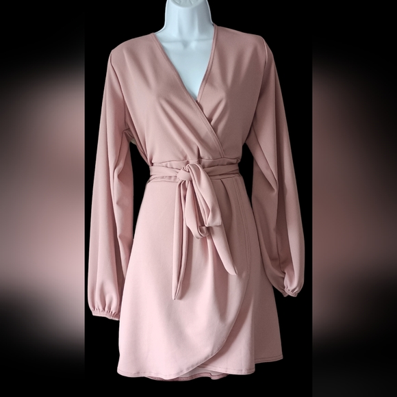 Boohoo Plus Dresses & Skirts - Boohoo Wrap dress - Size 16